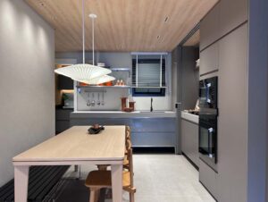 Untitled-1_0006_Layer 6